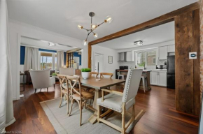 4 Bedroom Luxury House, Free Parking, Next to LRT, Kitchener Downtown, near Chicopee Ski Club